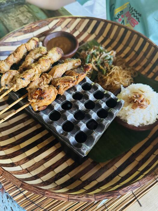 Sate prosto z grilla — Indonezja