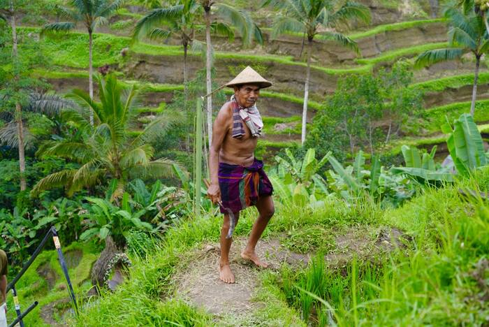 W kapeluszu caping — Indonezja