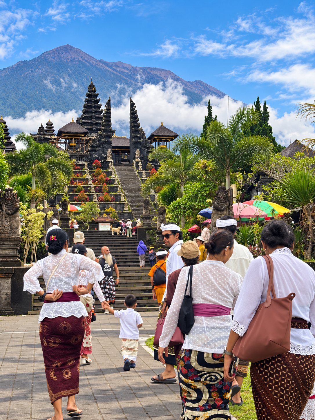 Pura Besakih – największy i najważniejszy kompleks świątynny Bali, położony na zboczach wulkanu Agung.