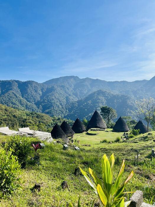 Wioska w dolinie — Indonezja