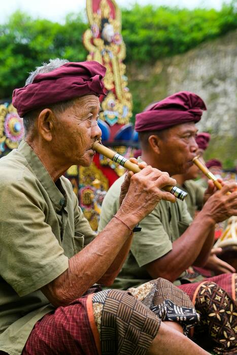 Muzycy z fletami suling — Indonezja