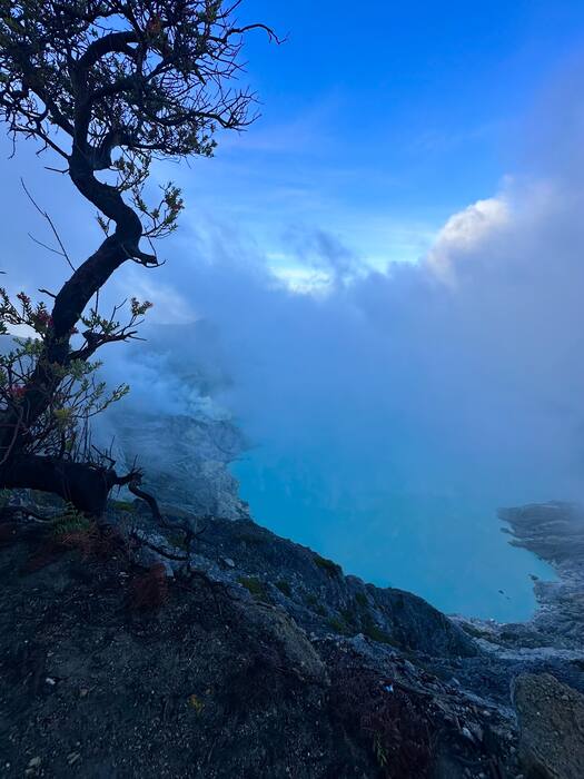 Turkusowe jezioro Ijen — Indonezja