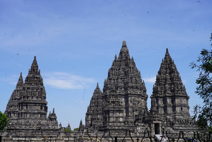 Na placu Prambanan — Indonezja