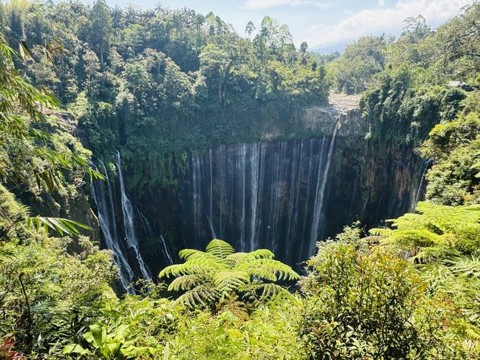 Ściana wody — Tumpak Sewu — Indonezja